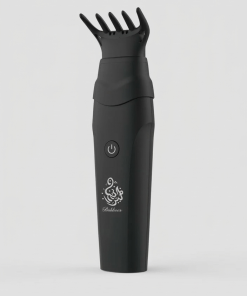 رفيقك المثالي في السيارة والمكتب.. مبخرة الـ Mini الذكية. لا وقت للفحم والانتظار؟ المبخرة الإلكترونية السوداء الصغيرة هي الحل. بفضل حجمها المثالي، يمكنك حملها في الحقيبة أو وضعها في السيارة. شحن سريع عبر USB، وتوزيع مثالي للدخان بفضل رأس المشط المطور. فخامة الأداء تلتقي بعمق اللون الأسود.